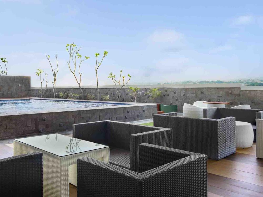 Harris Hotel Sentraland Семаранг Екстериор снимка