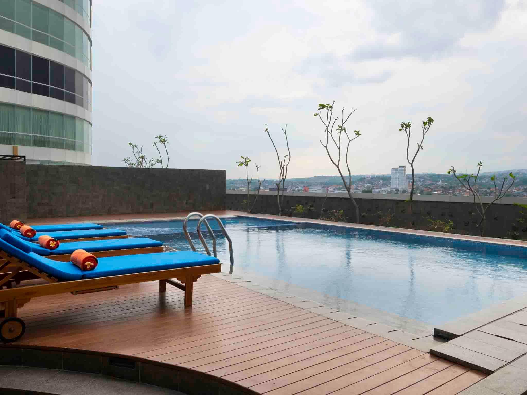 Harris Hotel Sentraland Семаранг Екстериор снимка
