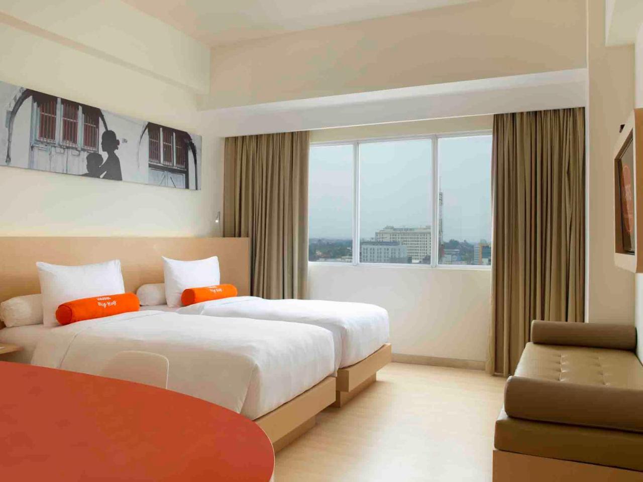 Harris Hotel Sentraland Семаранг Екстериор снимка